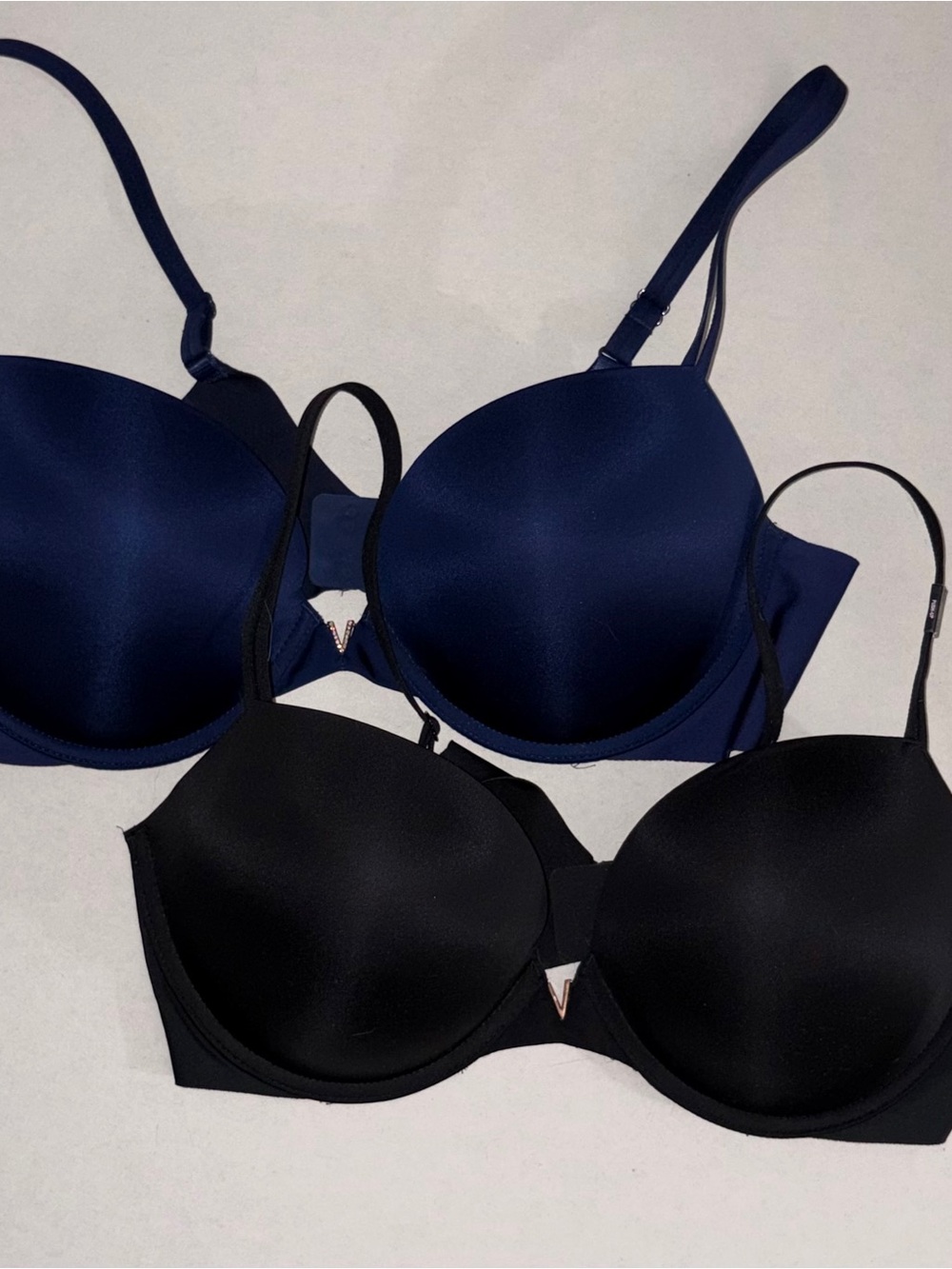 Victoria's Secret Smooth Push-Up Bra Set in Navy and Black - 38C